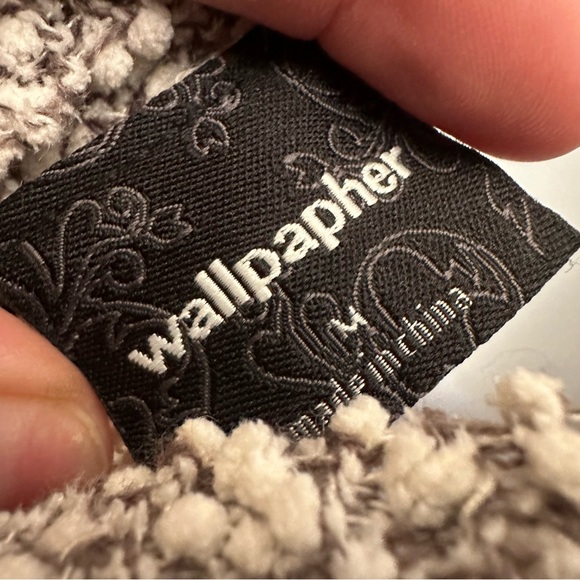 Lace Back Sweater - Cream and grayish beige - Picture 2 of 6